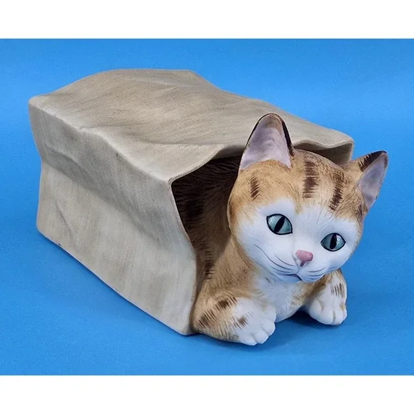 Vintage Mann Music Box Cat Paper Bag Plays "Memories" Kitten Japan 1982 Ceramic - Picture 1 of 9
